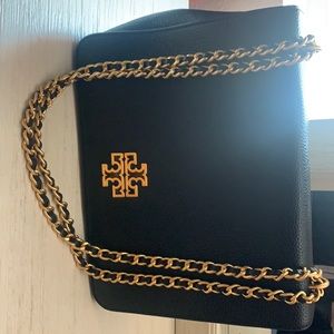 tb large chain multiple use crossbody